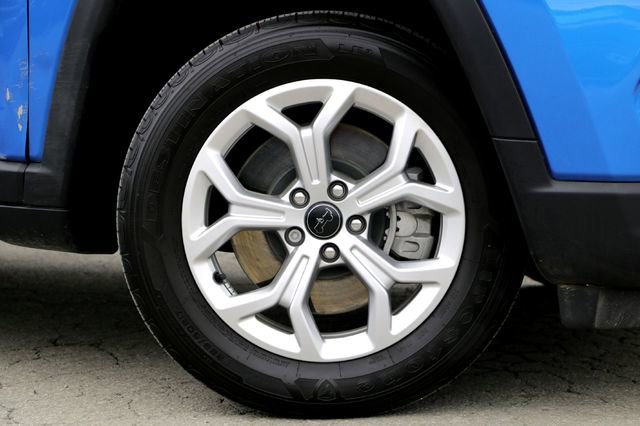 Used 2025 Jeep Compass Latitude image 2