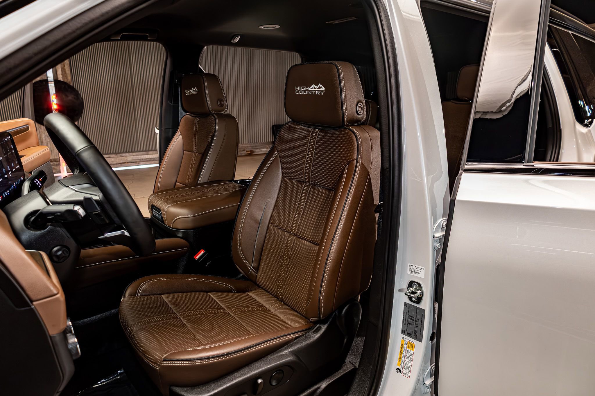 Used 2025 Chevrolet Tahoe High Country AWD/4WD image 20