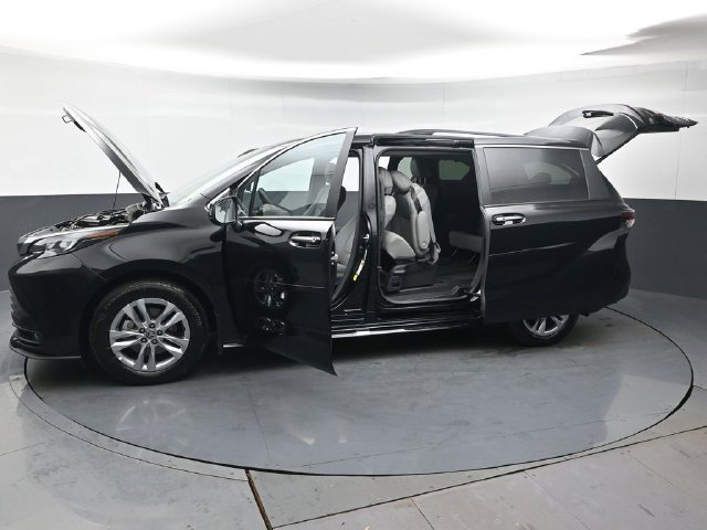 Certified 2026 Toyota Sienna XLE AWD/4WD image 46