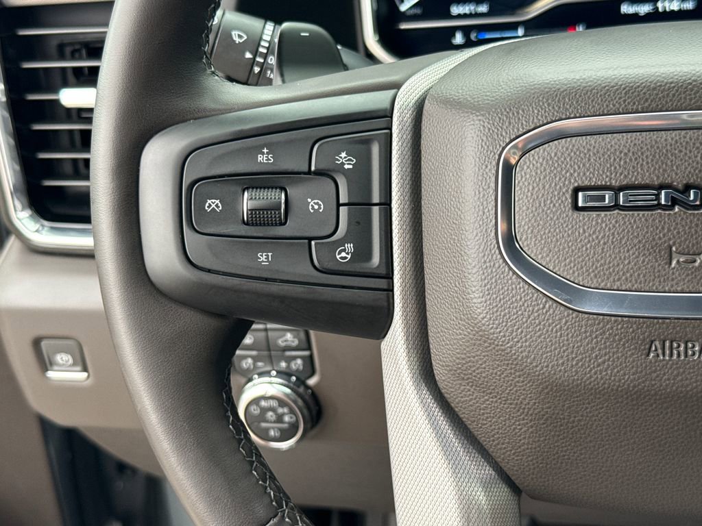 Used 2023 GMC Sierra 1500 Denali w/ Denali Reserve Package AWD/4WD image 17