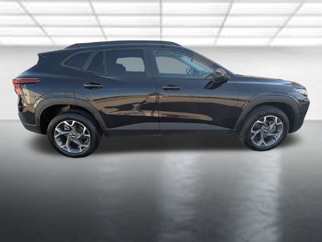 Certified 2025 Chevrolet Trax LT FWD image 28