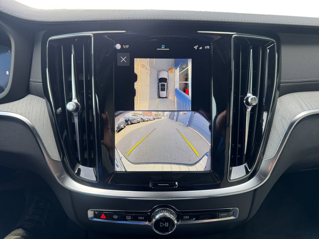 New 2026 Volvo V60 B5 Cross Country Ultra w/ Protection Package Premier image 18