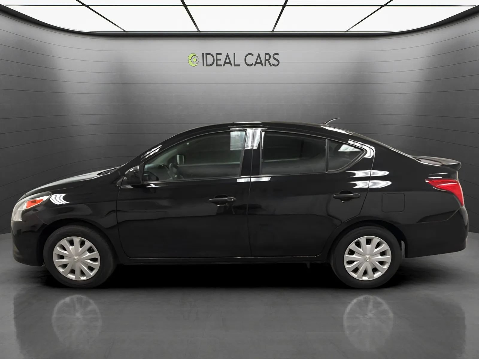 Used 2018 Nissan Versa S Plus FWD image 8