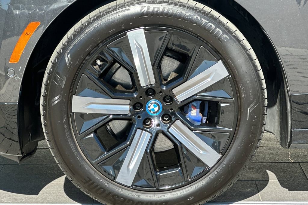 Used 2023 BMW iX M60 w/ Executive Package image 33