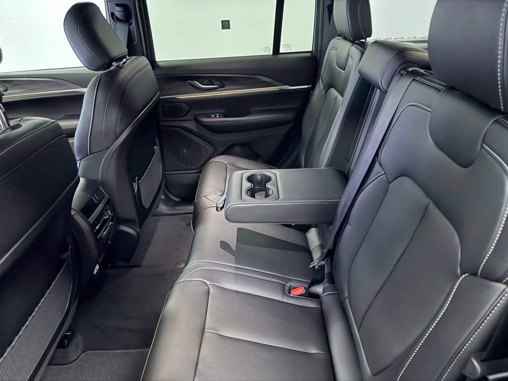 New 2026 Jeep Grand Cherokee Limited AWD/4WD image 37