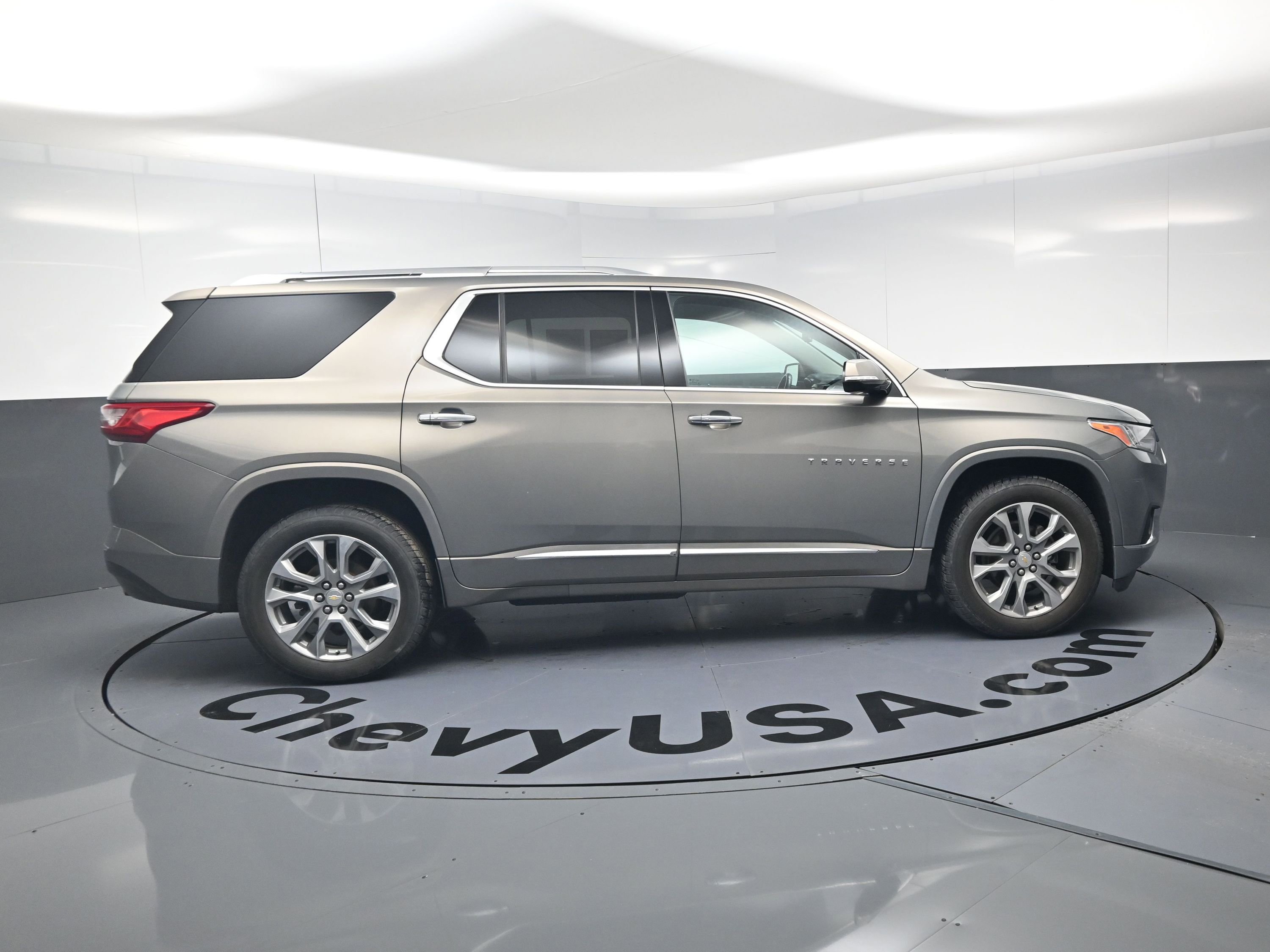 Used 2019 Chevrolet Traverse Premier w/ LPO, Floor Liner Package AWD/4WD image 10