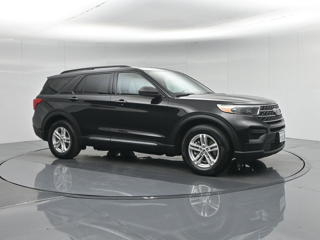 Used 2022 Ford Explorer XLT image 7