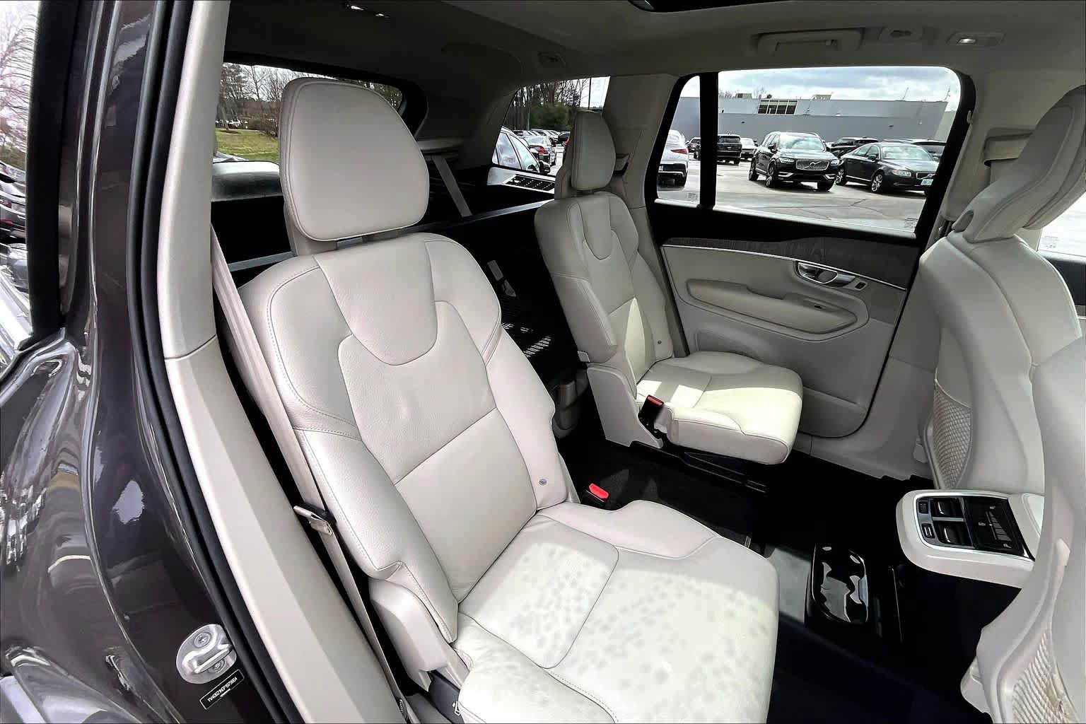 Certified 2023 Volvo XC90 B6 Plus w/ Protection Package Premier AWD/4WD image 19