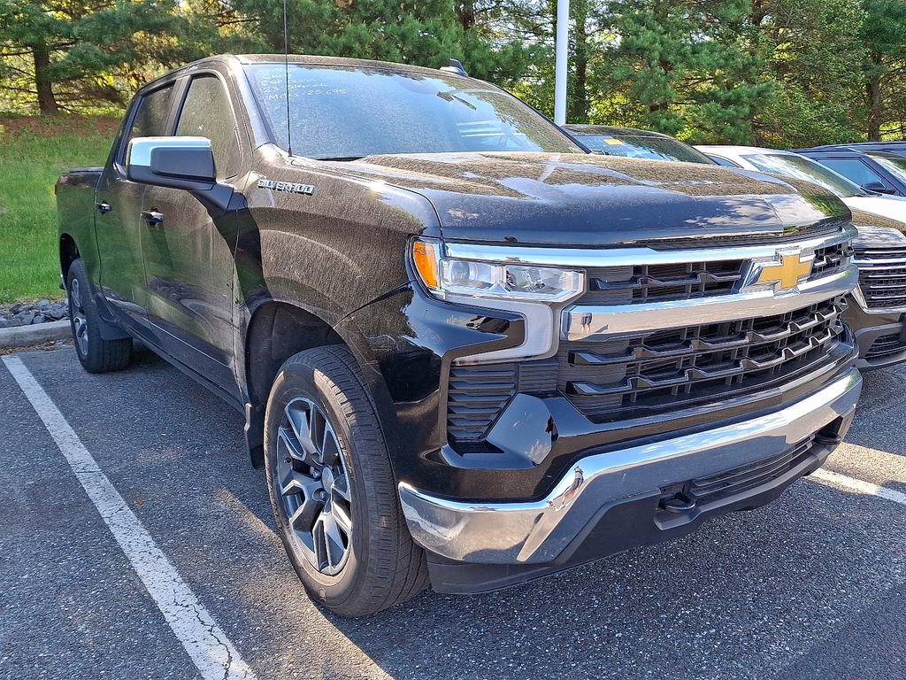Used 2023 Chevrolet Silverado 1500 LT AWD/4WD image 3