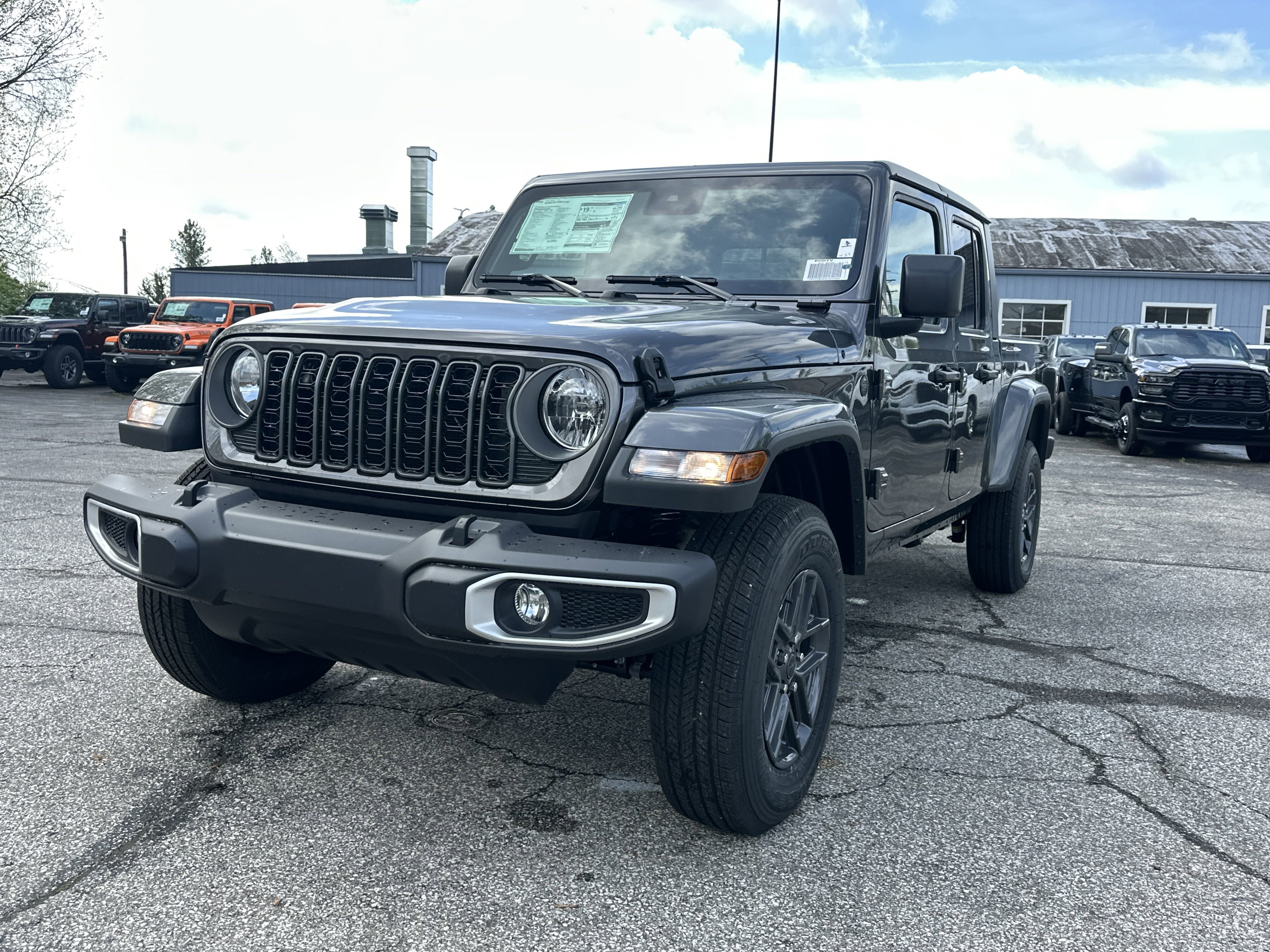 New 2025 Jeep Gladiator Sport image 22