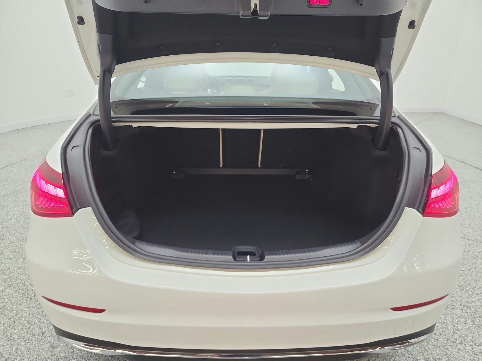 Used 2022 Mercedes-Benz C 300 Sedan image 18