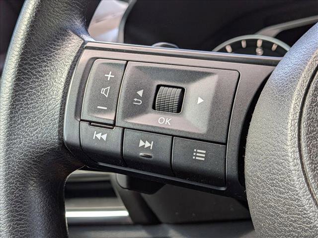 Used 2023 Nissan Rogue S image 12