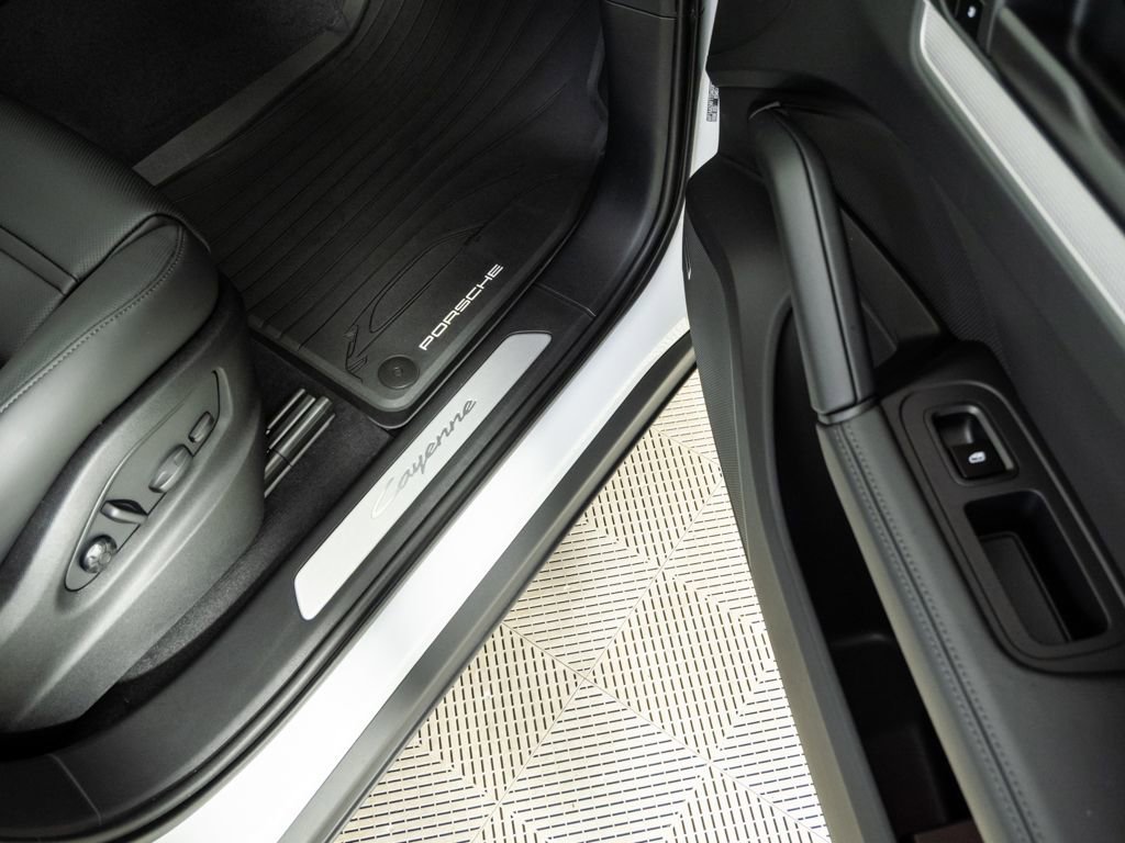 New 2026 Porsche Cayenne image 26