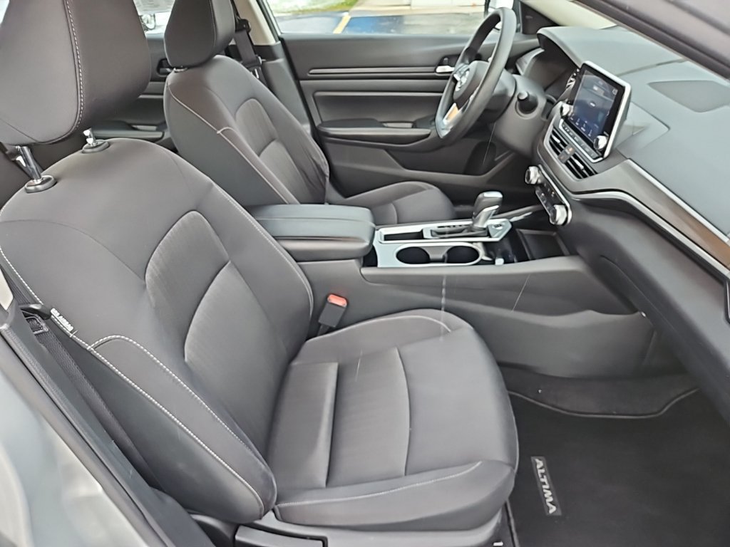 Used 2024 Nissan Altima 2.5 SV FWD image 21