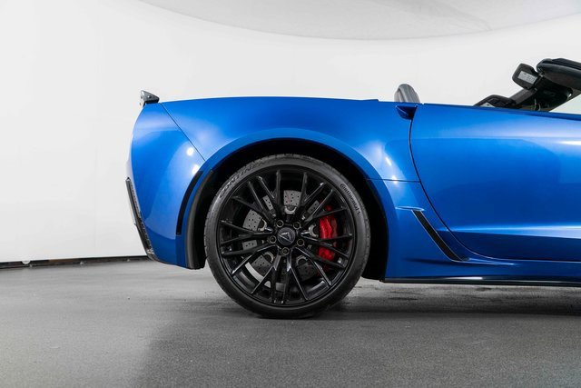 Used 2015 Chevrolet Corvette Z06 w/ 3LZ Preferred Equipment Group image 10