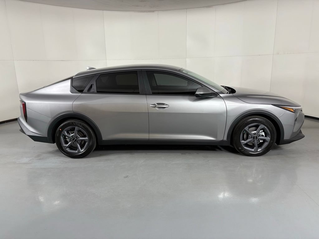 New 2026 Kia K4 FWD image 9