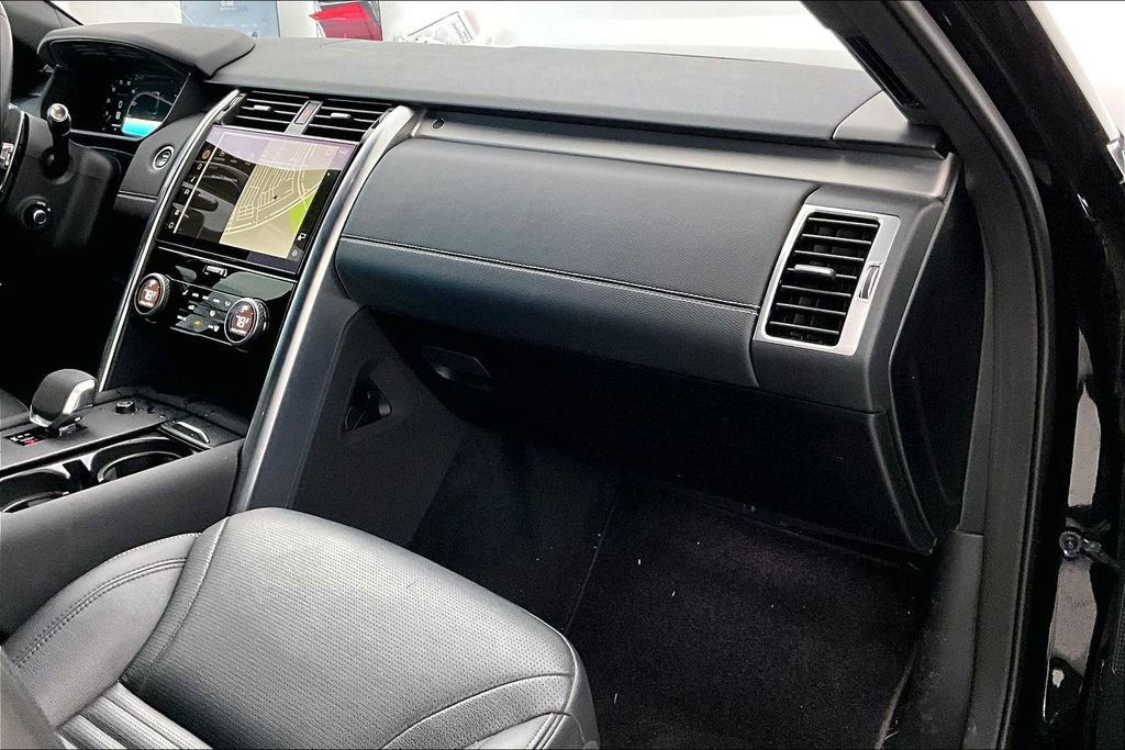 Used 2022 Land Rover Discovery S R-Dynamic image 21