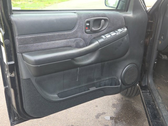 Used 2000 Chevrolet Blazer LS w/ LS Preferred Equipment Group AWD/4WD image 17