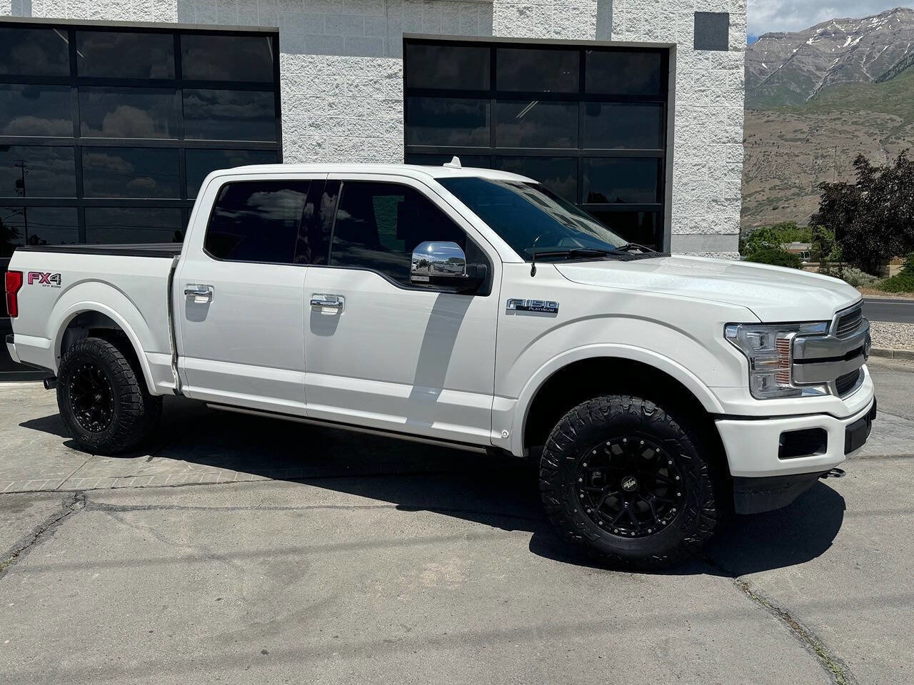 Used 2020 Ford F150 Platinum w/ Equipment Group 701A Luxury AWD/4WD image 3
