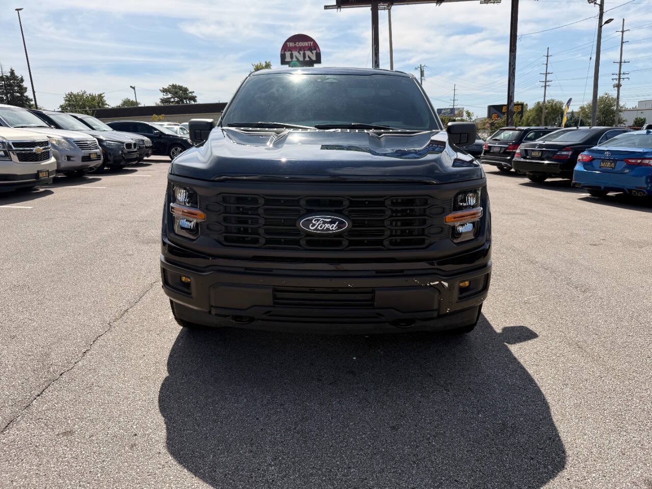 Used 2025 Ford F150 XL w/ Equipment Group 103A High AWD/4WD image 3