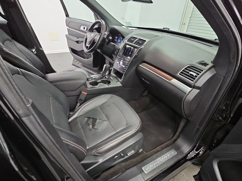 Used 2018 Ford Explorer Limited w/ Equipment Group 301A AWD/4WD image 42
