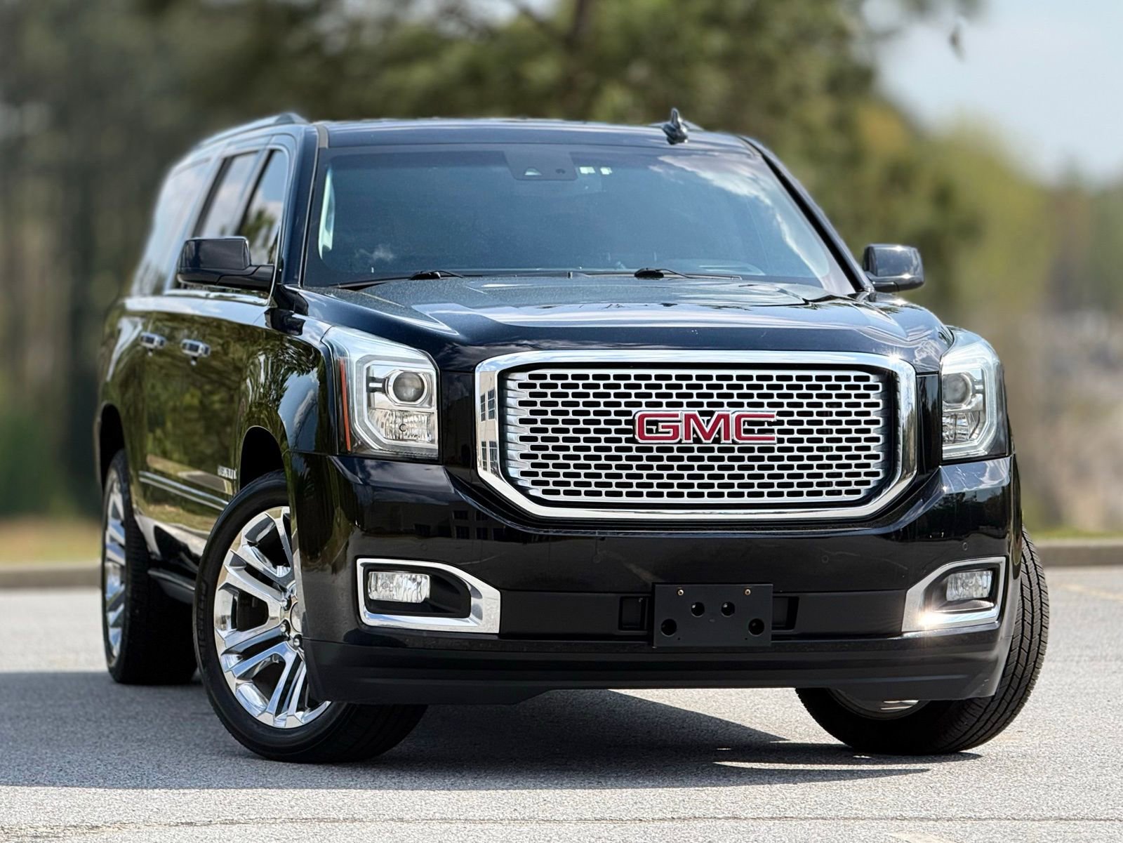 Used 2017 GMC Yukon XL Denali w/ Open Road Package image 4
