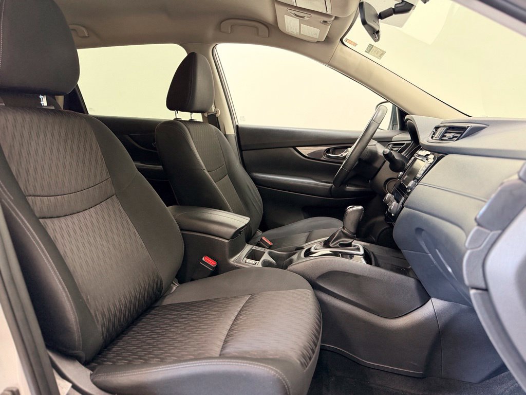 Used 2018 Nissan Rogue SV AWD/4WD image 19