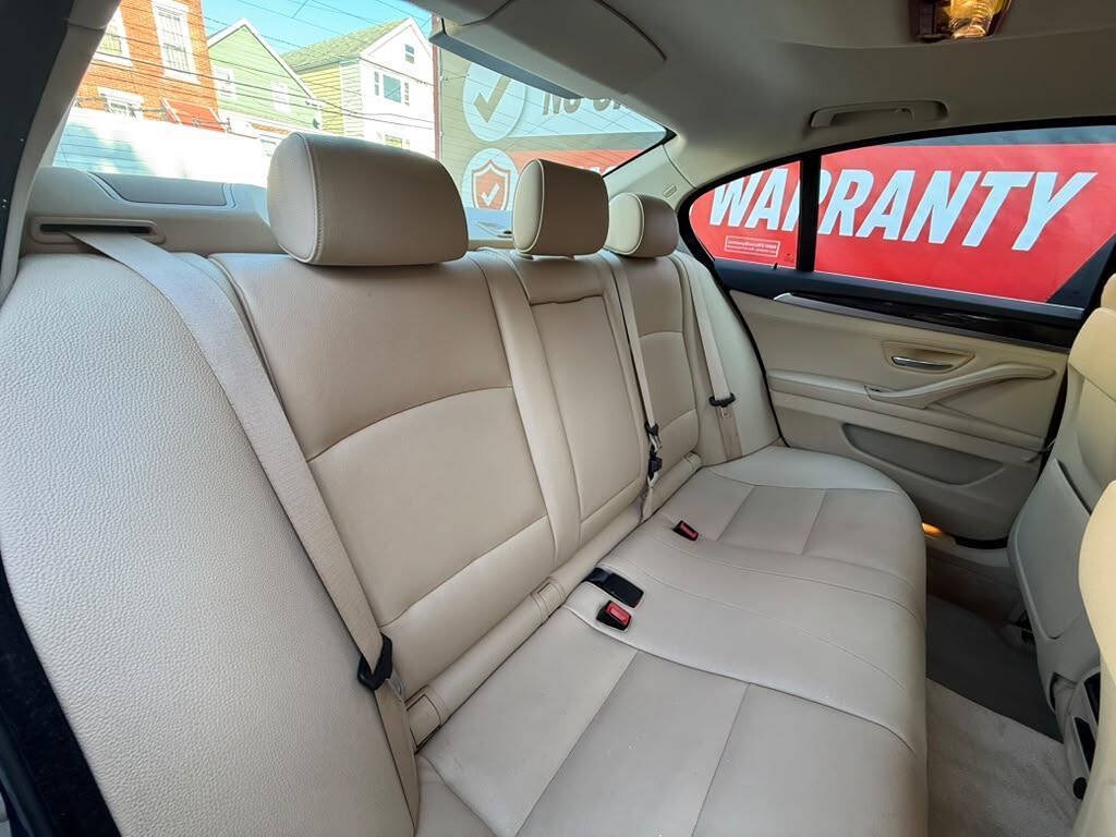 Used 2015 BMW 528i xDrive Sedan AWD/4WD image 9