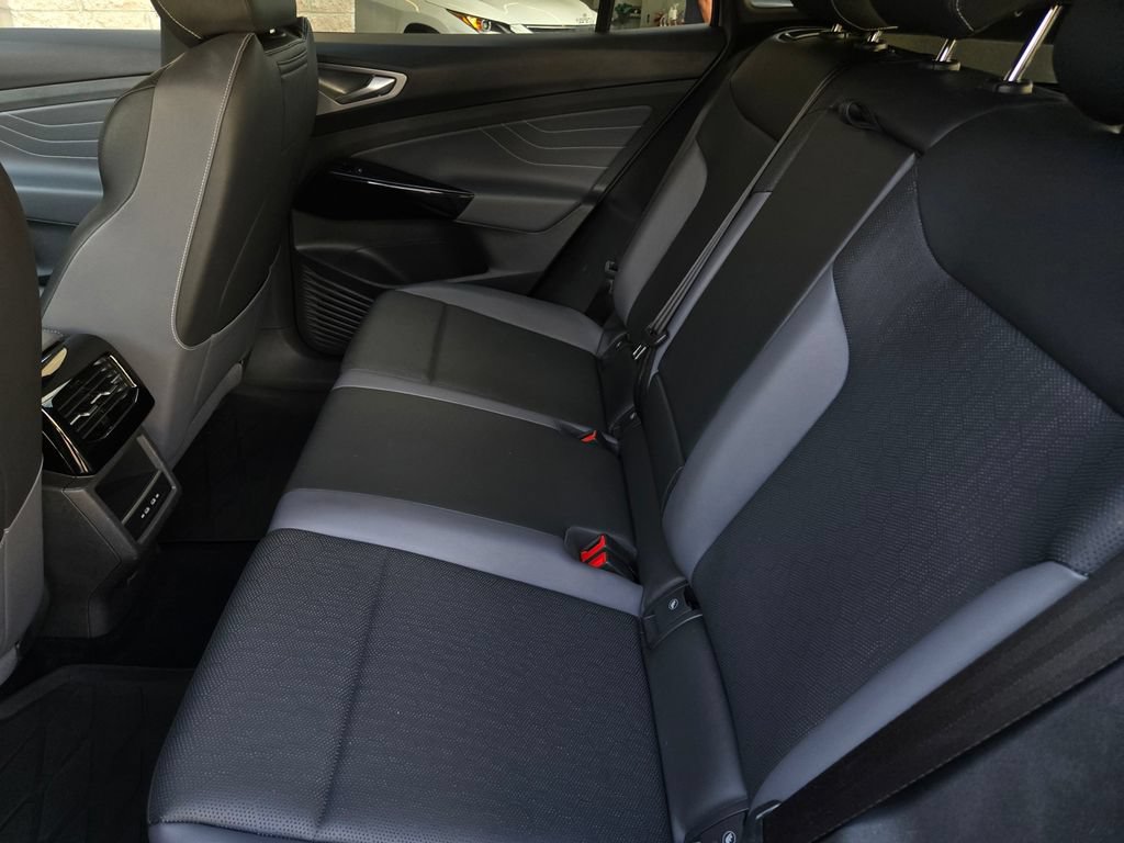 Used 2023 Volkswagen ID.4 Pro S RWD image 13