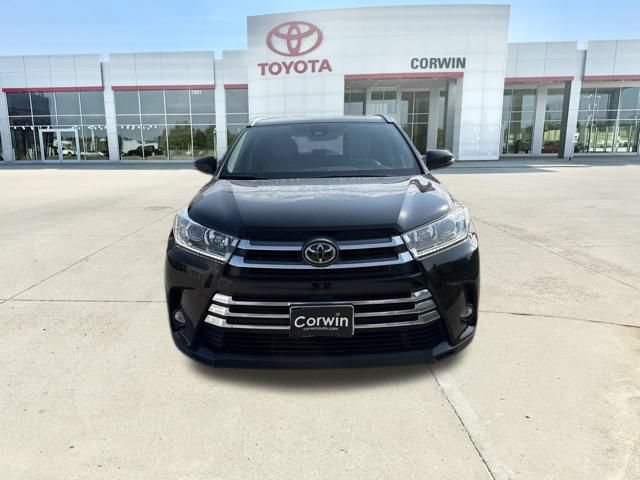 Used 2019 Toyota Highlander Limited w/ Protection Package #3 AWD/4WD image 18