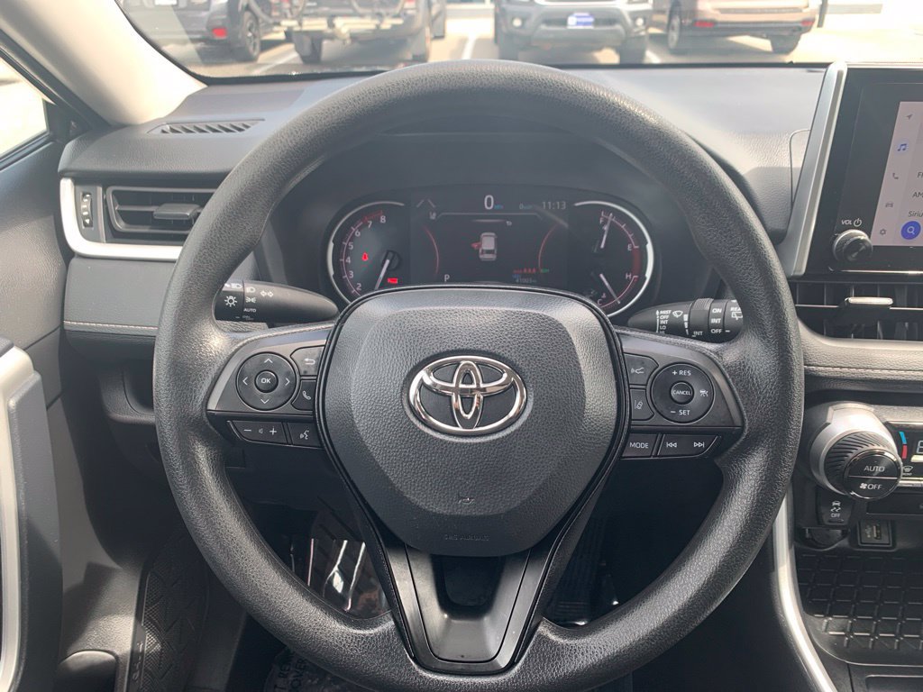 Used 2025 Toyota RAV4 XLE AWD/4WD image 8