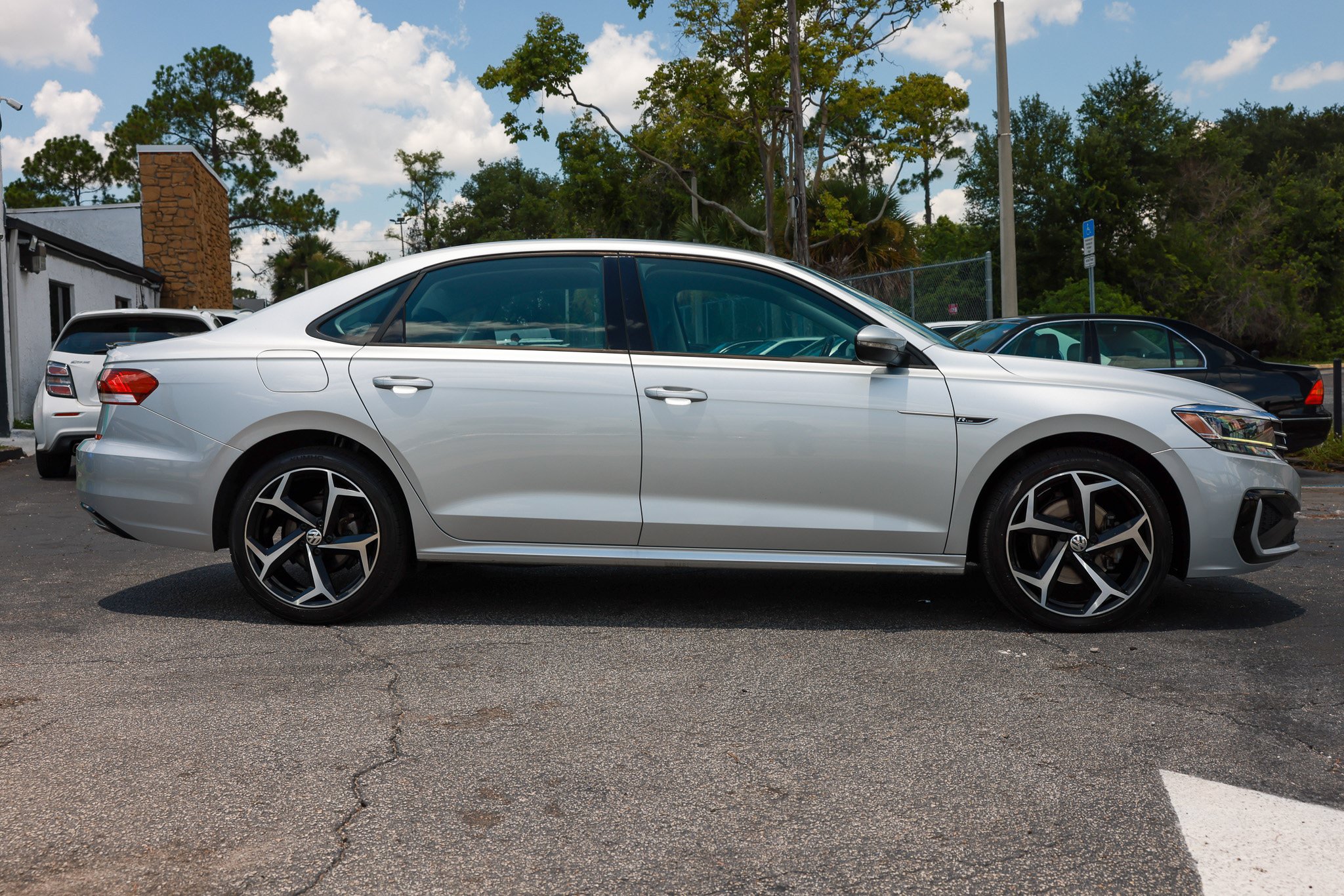 Used 2020 Volkswagen Passat 2.0T R-Line FWD image 17