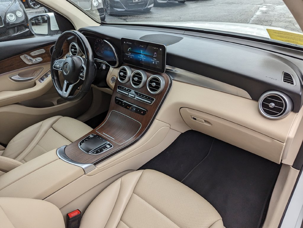 Used 2022 Mercedes-Benz GLC 300 4MATIC image 36
