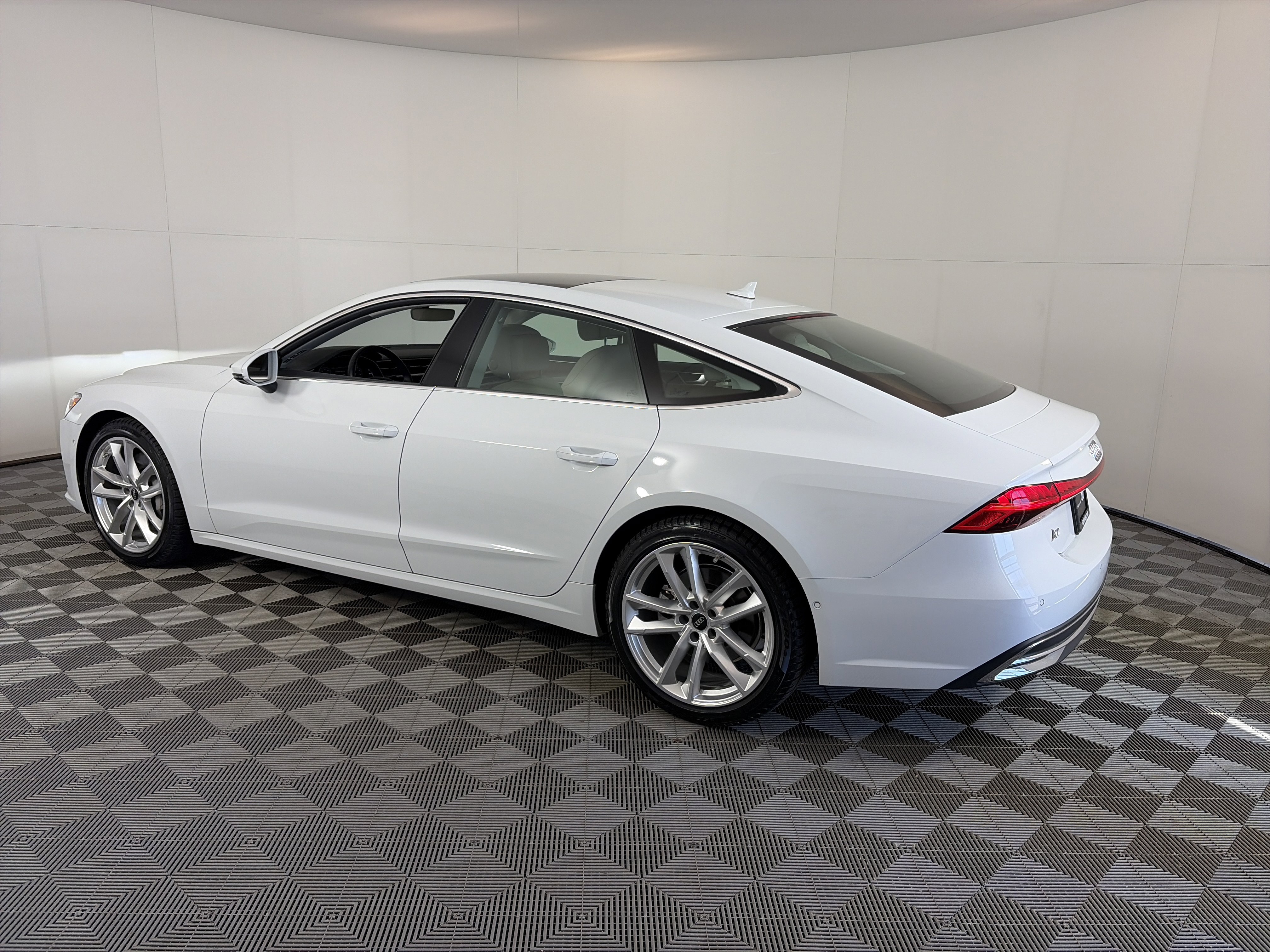 Used 2023 Audi A7 3.0T Premium Plus w/ Premium Plus image 8