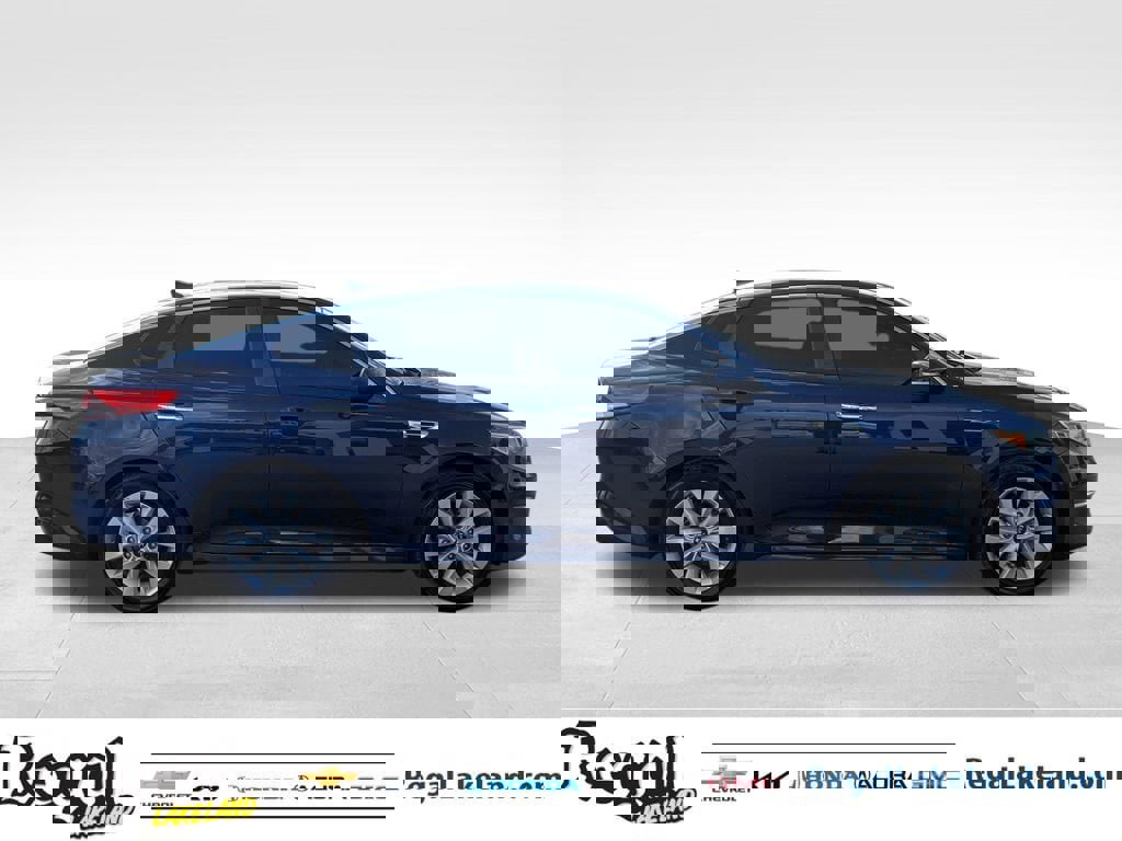 Used 2018 Kia Optima LX w/ 17" Alloy Wheels Package image 3