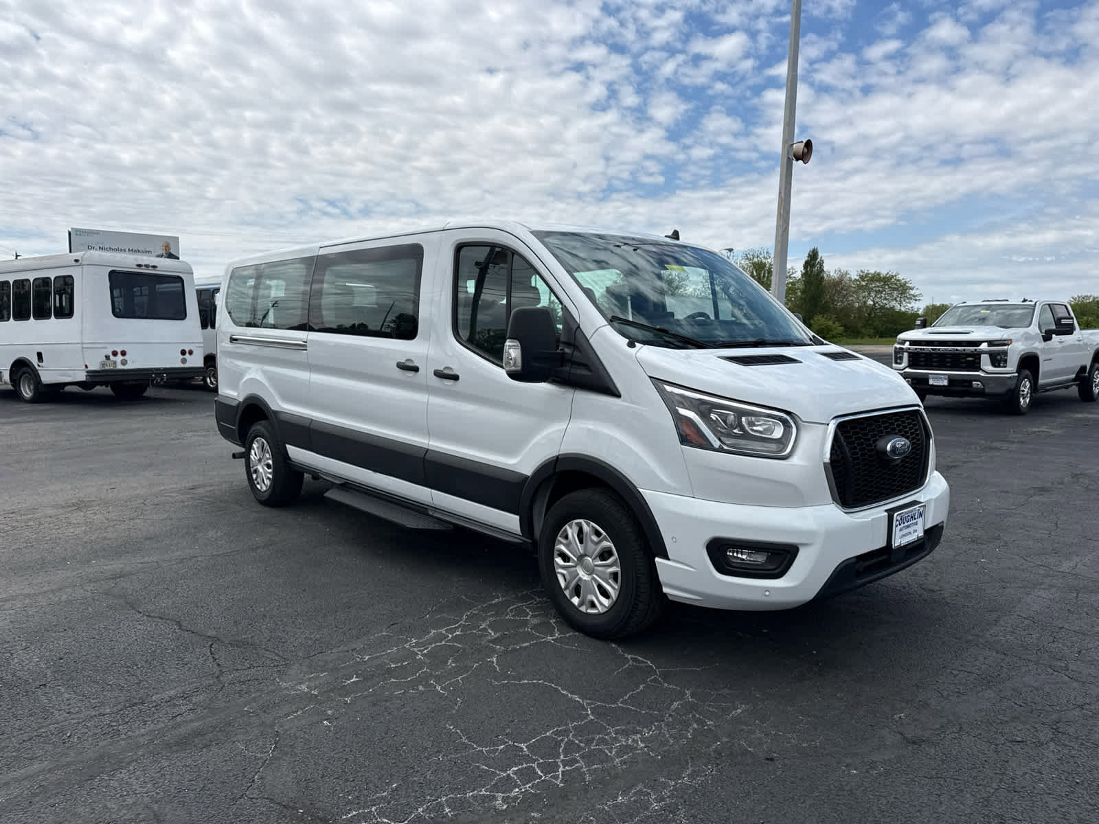 Used 2023 Ford Transit 350 XLT RWD image 8