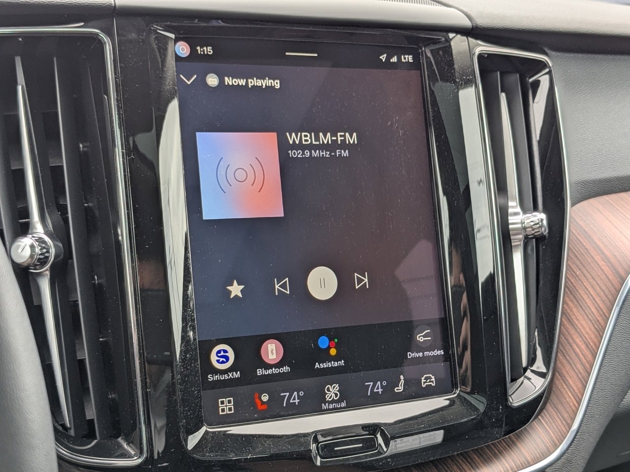 Used 2024 Volvo XC60 B5 Plus image 24