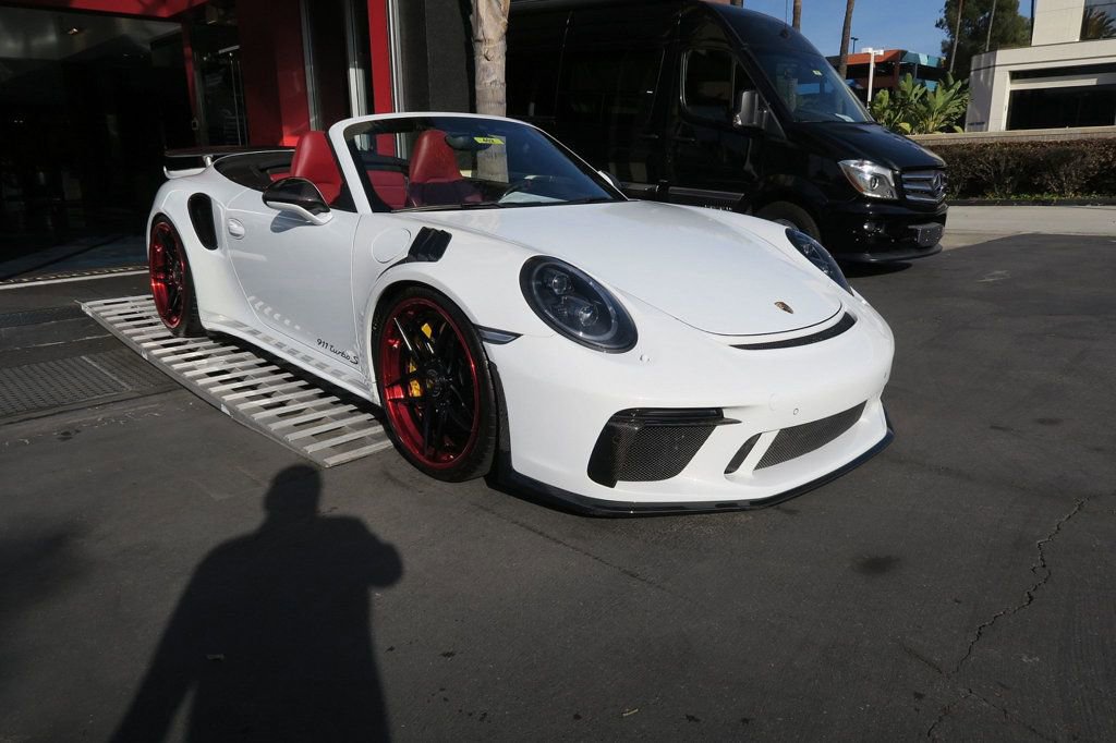 Used 2015 Porsche 911 Turbo S image 4