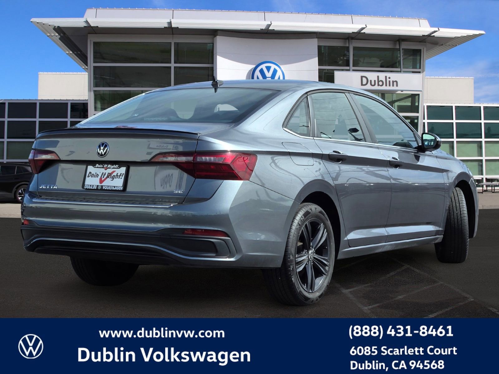 Certified 2023 Volkswagen Jetta SE w/ Panoramic Sunroof Package image 4