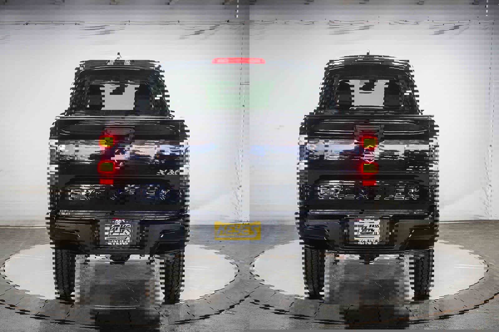 Used 2024 Nissan Frontier SV image 10