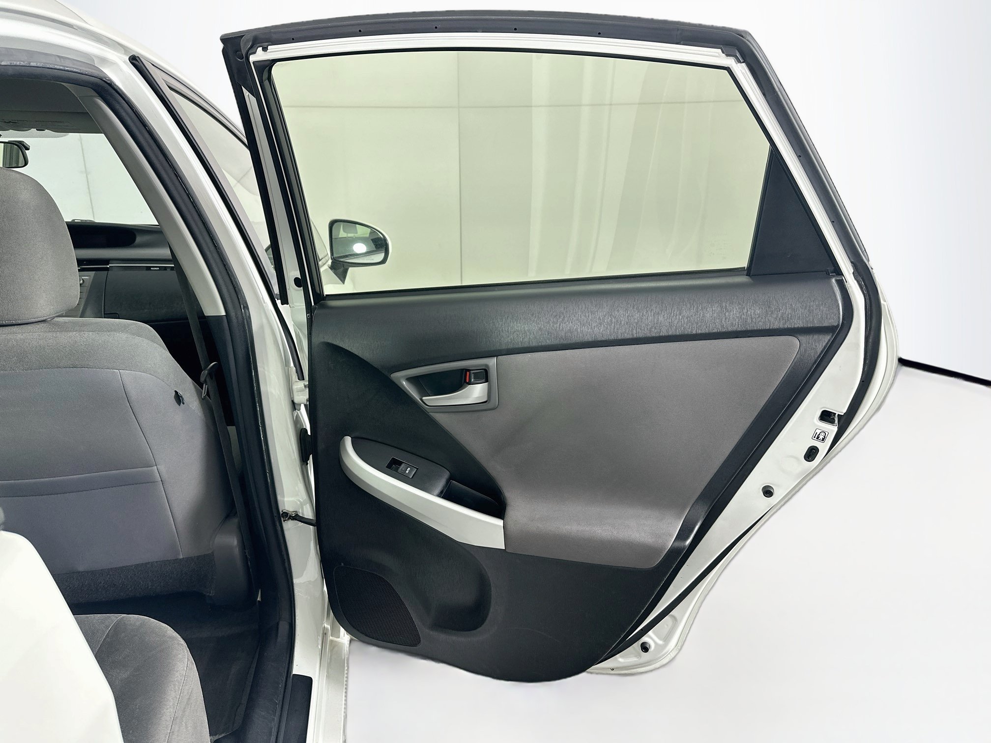 Used 2015 Toyota Prius Two FWD image 27