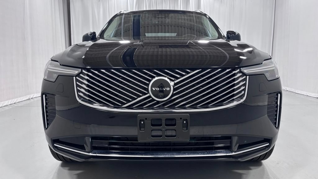 Certified 2026 Volvo XC90 B6 Plus AWD/4WD image 3