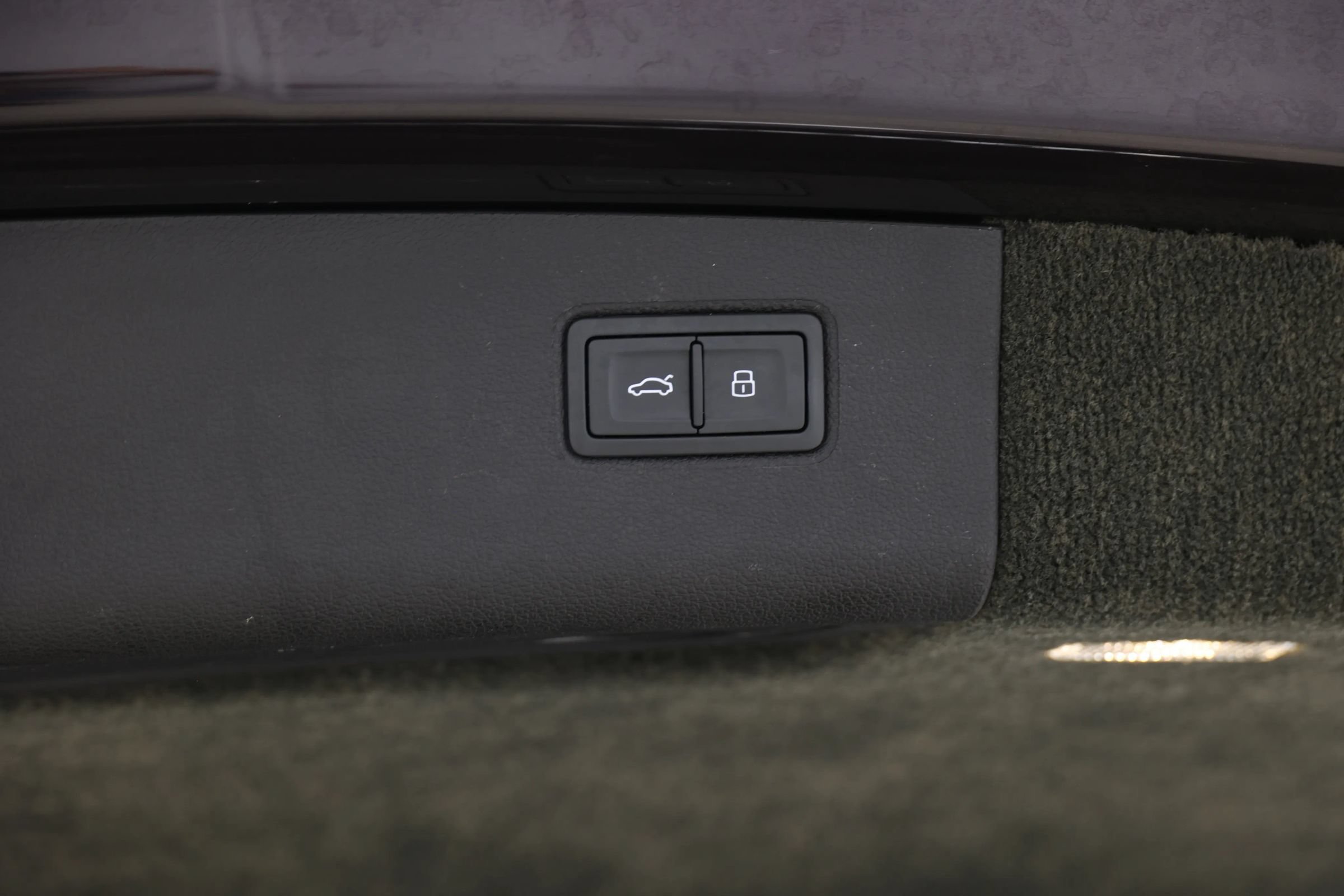 Used 2023 Bentley Bentayga Extended Wheelbase AWD/4WD image 87
