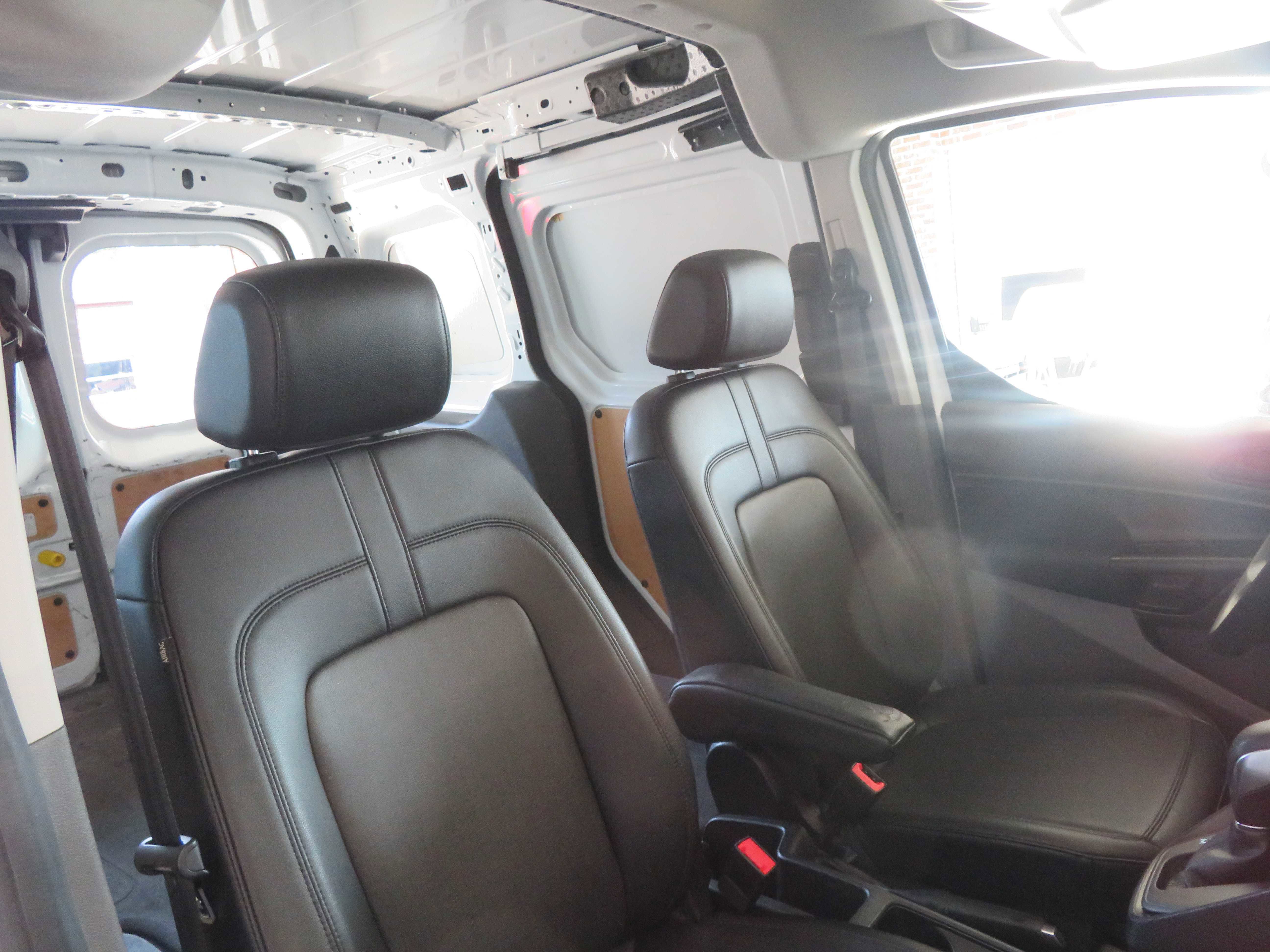 Used 2020 Ford Transit Connect XL image 31