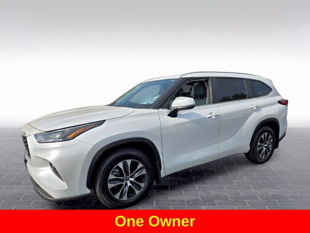 Used 2023 Toyota Highlander XLE FWD image 4