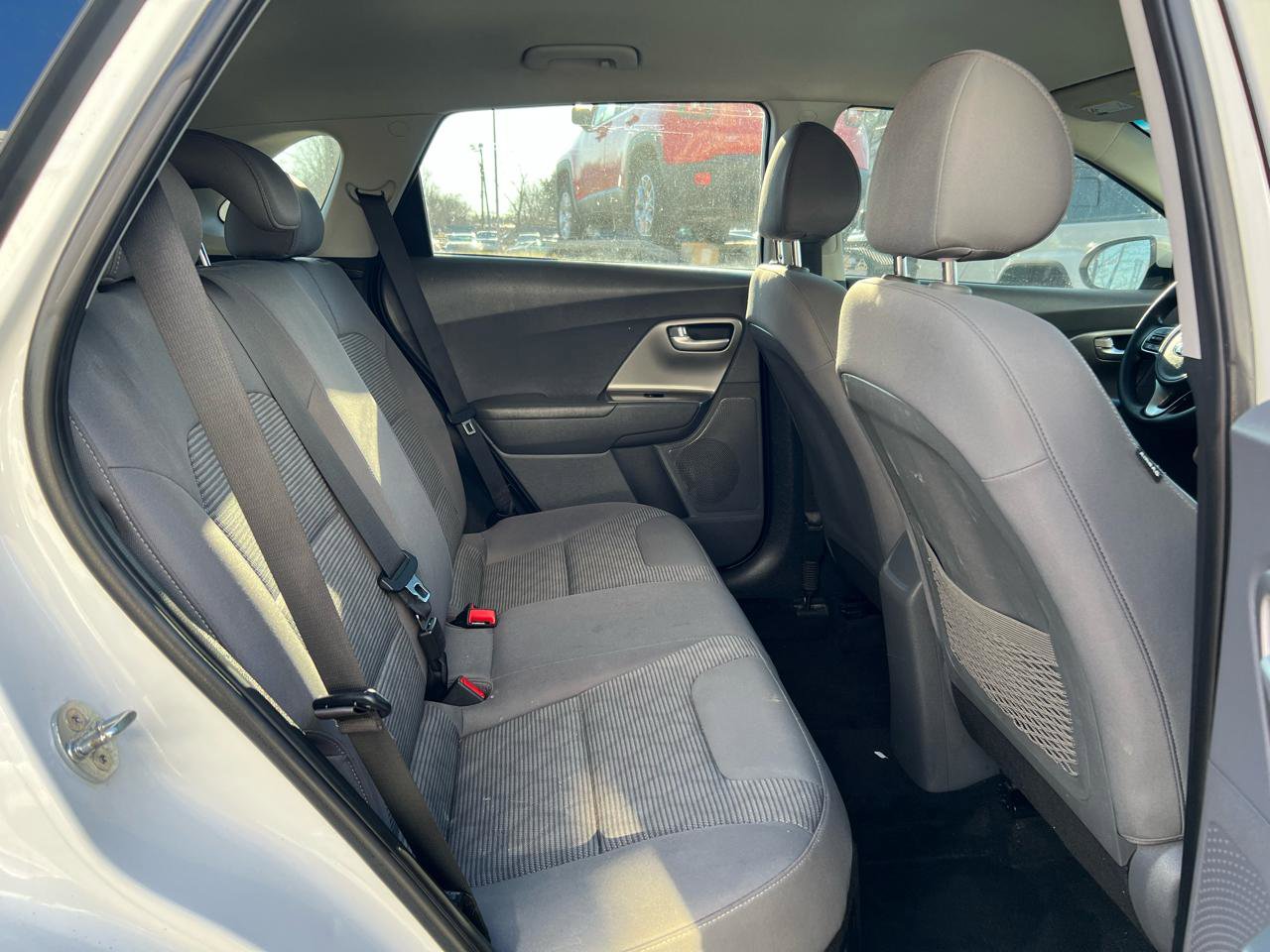 Used 2020 Kia Niro LX image 14