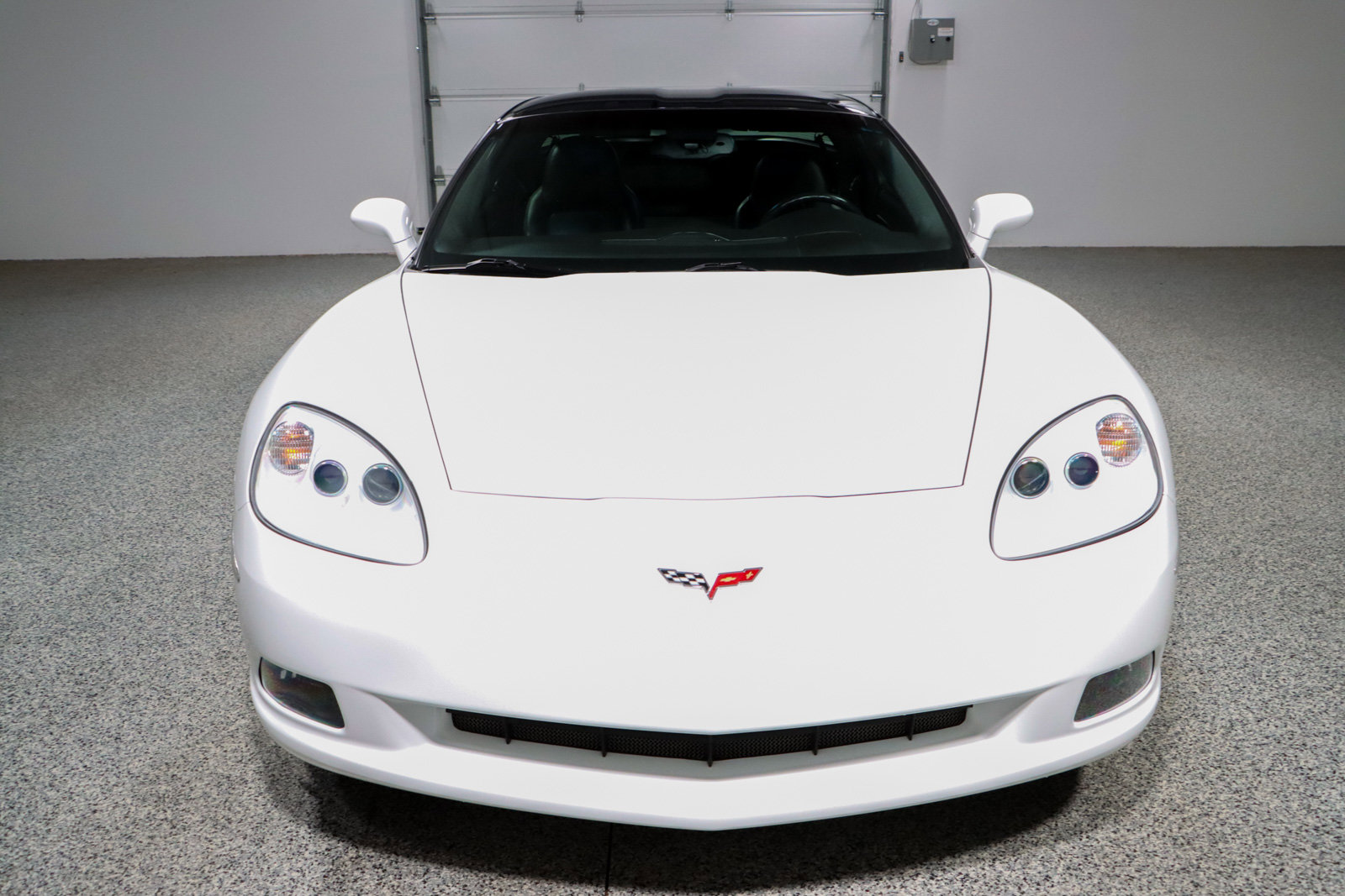 Used 2009 Chevrolet Corvette Coupe w/ Z51 Performance Package RWD image 4