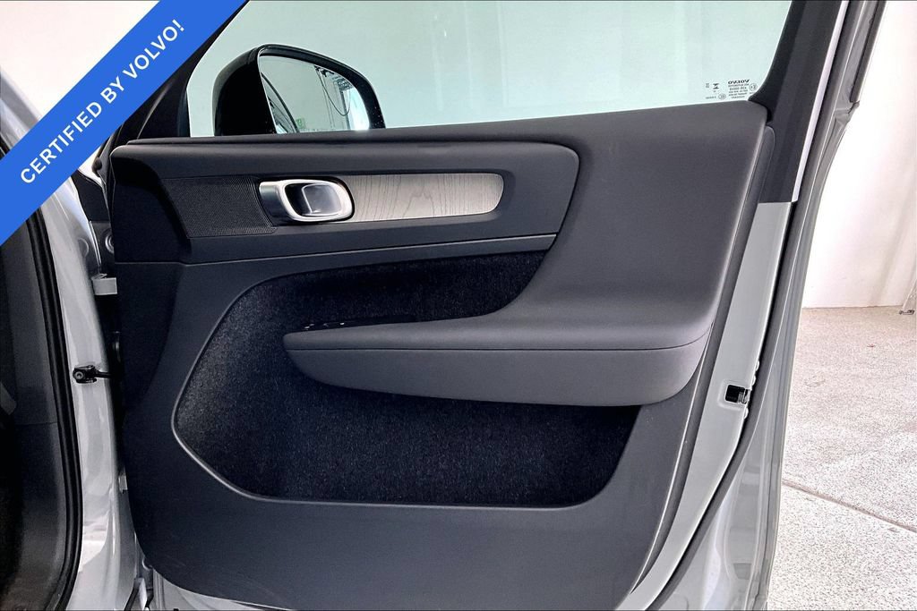 Used 2024 Volvo XC40 B5 Core w/ Protection Package Premier AWD/4WD image 21
