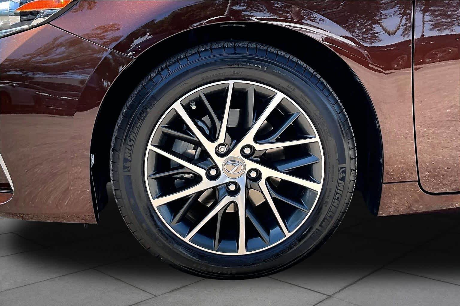 Used 2017 Lexus ES 350 w/ Luxury Package FWD image 11