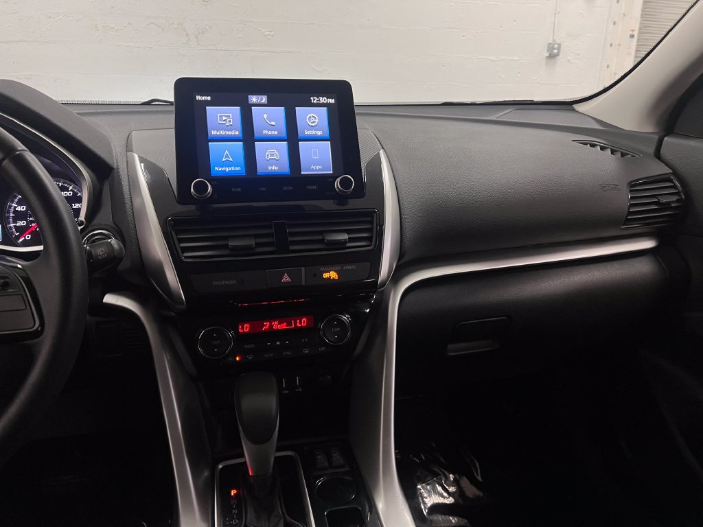 Used 2022 Mitsubishi Eclipse Cross SE FWD image 17